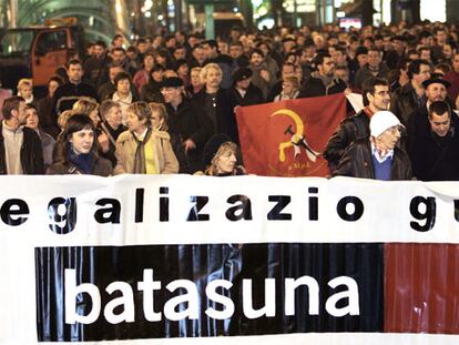 Cabecera de la manifestación en apoyo de la ilegalizada Batasuna.