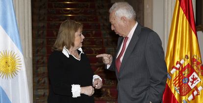 El ministro José Manuel García-Margallo con su homóloga argentina, Susana Malcorra.