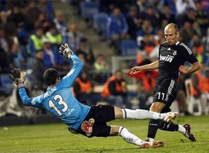 Riesgo detiene un mano a mano con Robben.