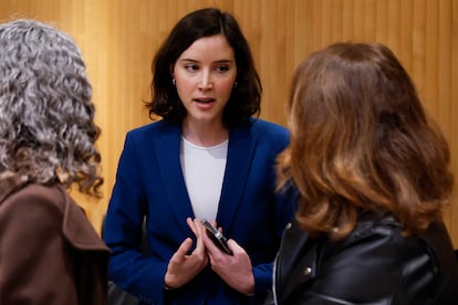 La diputada socialista Andrea Fernández al inicio de la reunión que el grupo parlamentario socialista ha celebrado este martes en el Congreso, el 7 del marzo de 2023.