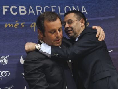 Josep Maria Bartomeu abraça a Sandro Rosell