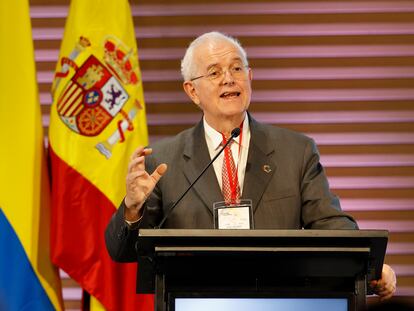 José Antonio Ocampo, habla durante la clausura del Encuentro Empresarial España Colombia, en Bogotá, el 24 de agosto de 2022.