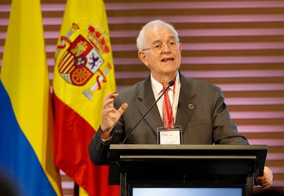 José Antonio Ocampo, habla durante la clausura del Encuentro Empresarial España Colombia, en Bogotá, el 24 de agosto de 2022.