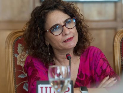 La ministra de Hacienda, María Jesús Montero, en un seminario de la UIMP en Santander