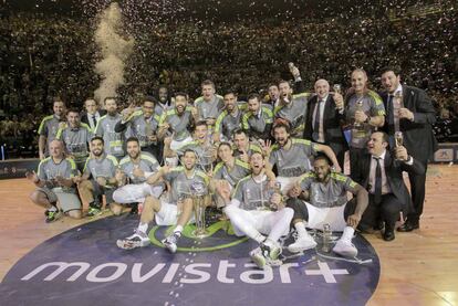 Laso y los jugadores del Real Madrid celebran en la pasada Copa del Rey.
