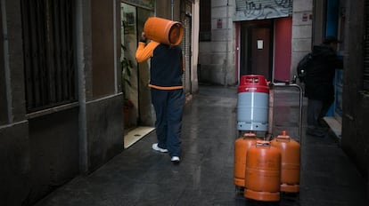 Un repartidor de butano en Barcelona.