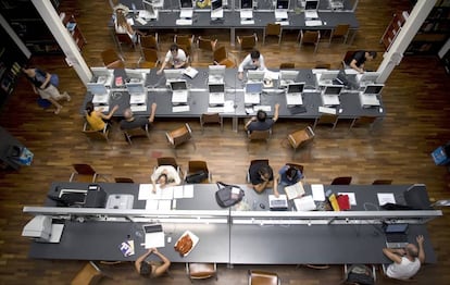 Biblioteca universitaria.