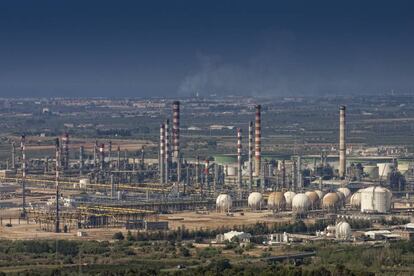 El pol&iacute;gon petroqu&iacute;mic de Tarragona. 