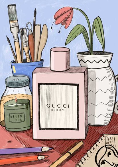 Carla ha reinterpretado la primera fragancia de Alessandro Michele, Gucci Bloom. Un jardín aromático con notas de nardo y jazmín que celebra el nuevo florecer femenino, la individualidad y la naturalidad de las mujeres. «Me he inspirado en cómo se asocia el perfume a un montón de sensaciones, recuerdos y emociones. Por eso, he hecho un bodegón de objetos que juntos me llevan todos a una misma fragancia y me recuerdan a una persona especial». Sin ir más lejos, a su madre. «Siempre usa perfumes frescos y florales, que me recuerdan al verano y al té. A momentos felices cuando los usa, en ocasiones especiales o cuando se pone guapa.