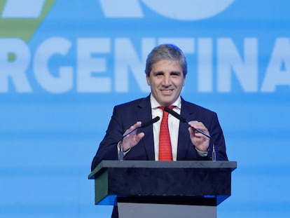 Luis Caputo, ministro de Economía de Argentina, en diciembre de 2024.