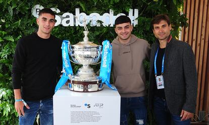 Ferrer, esta semana junto a los futbolistas Ferran Torres y Pedri. / RCTB