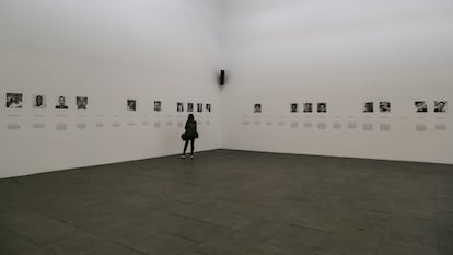 Montaje de la muestra 'Vidas robadas', de Doris Salcedo, en el Espacio de Arte y Memoria Fragmentos, proyectado por la artista para el Museo Nacional de Colombia.