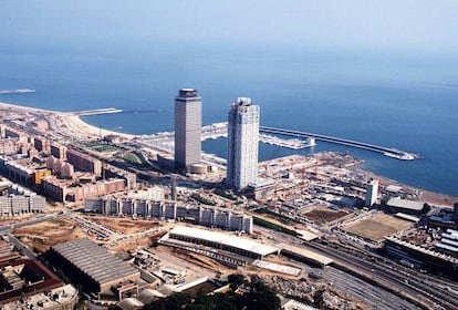 Construcción de la Villa Olímpica de Barcelona, en Poble Nou