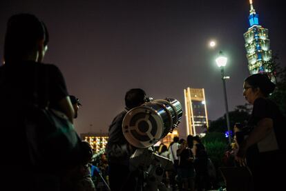 Preparativos para o eclipse em Taipé (Taiwan)