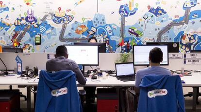 Empleados de BlaBlaCar en las oficinas de la empresa en Paris.