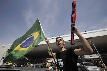 Manifestante pró-bolsonaro em Brasília.