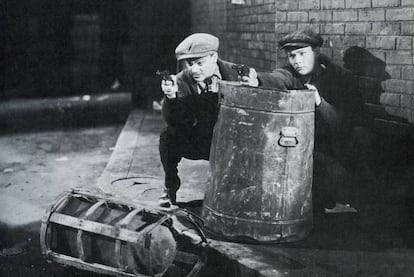 James Cagney, a la izquierda, en 'El enemigo público' (1931), de William Wellman, filme impulsor de la mitología gansteril.