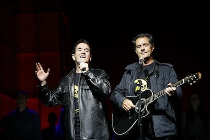 Manuel de la Calva y Ramón Arcusa, el Dúo Dinámico, en un concierto en 2008.