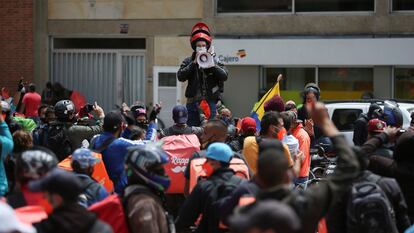 Drivers from Rappi and other delivery apps protest in Bogota in August 2020.