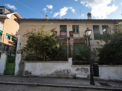 Fachada de la casa de Vicente Aleixandre, en Madrid.