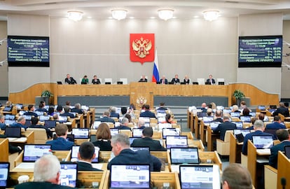 <CJ4><CW0>Pleno de la Duma estatal en el que se aprobaron ayer las restricciones sobre las actividades del colectivo LGTBI.