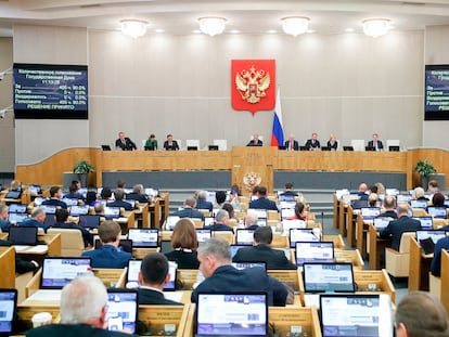 <CJ4><CW0>Pleno de la Duma estatal en el que se aprobaron ayer las restricciones sobre las actividades del colectivo LGTBI.