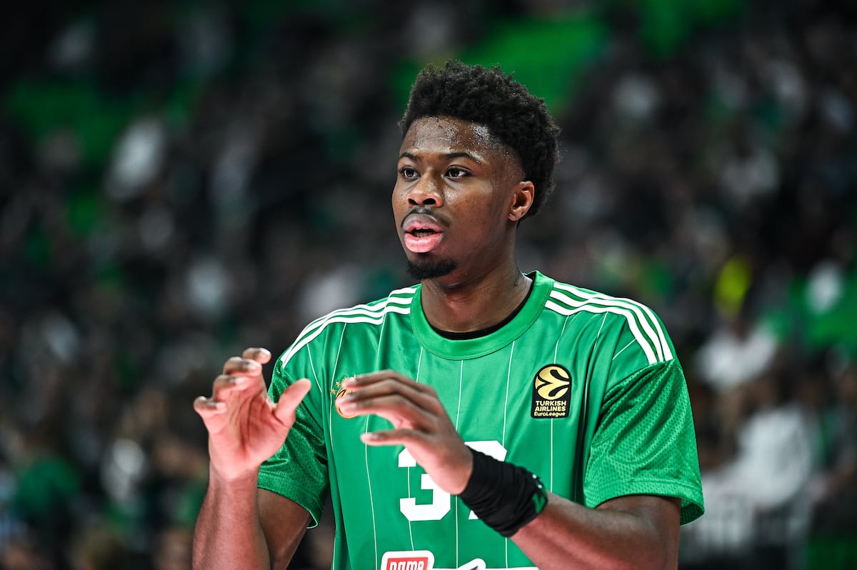 Kostas Antetokounmpo File by UCAM Murcia