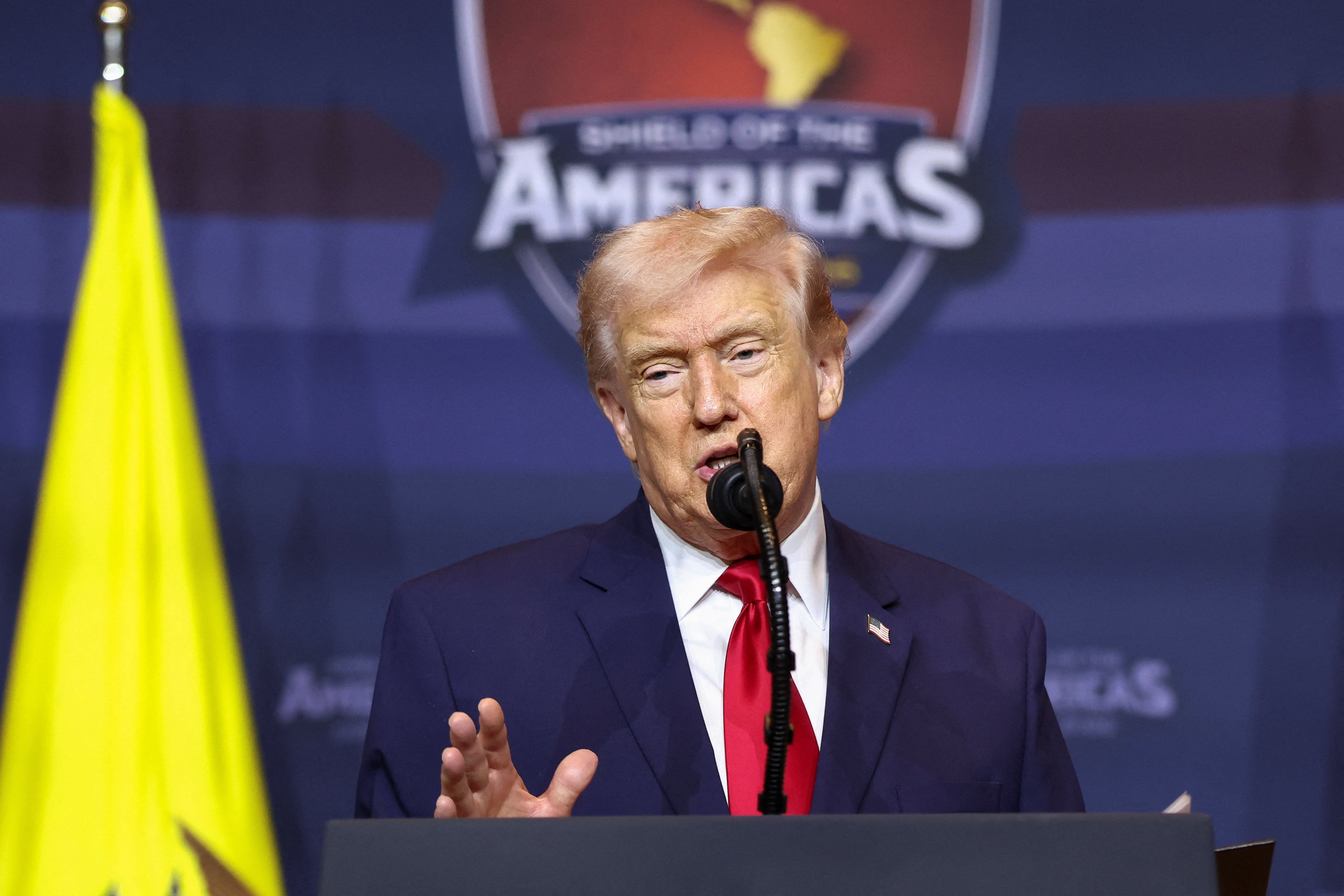 Trump afirma que el régimen en Cuba está “en sus últimos momentos de vida” y quiere un acuerdo con EE UU