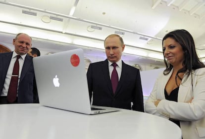 Margarita Simonyan and Vladimir Putin in 2015.