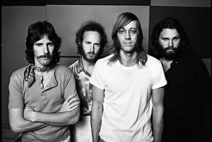 The Doors (con Jim Morrison a la derecha), fotografiado por Wendell Hemick en diciembre de 1970