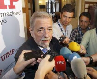 El secretario de Estado de Administraciones Públicas, Antonio Beteta, realiza unas declaraciones a los medios el pasado 22 de julio. EFE/Archivo