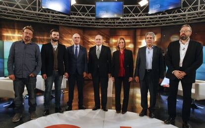 Los candidatos, antes de empezar el debate.