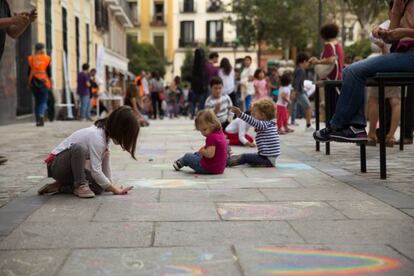Niños en una de las actividades en la plaza Dos de Mayo en la pasada edición de Malakids!