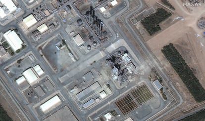 Imagen satelital de las instalaciones nucleares de Arak, en Irán, tras los ataques israelíes del jueves.