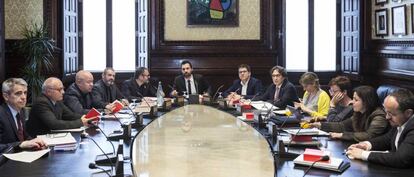 Reunión de la Mesa del Parlament de Cataluña, presidida por Roger Torrent. 