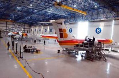 Vista del hangar de matenimiento que la compañía Air Nostrum en Valencia. EFE/Archivo