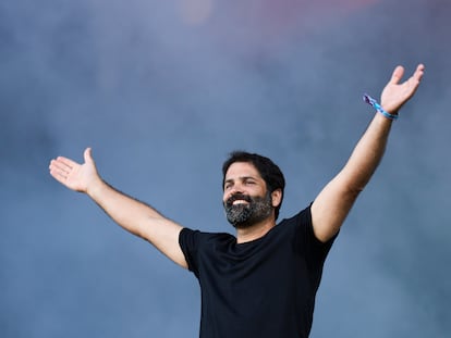 El cantante del grupo Antonia Font, Pau Debon, durante el concierto de este sábado.