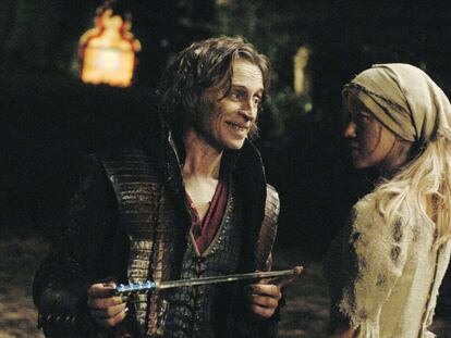 Robert Carlyle y Jessy Schram protagonizan uno de los episodios de <i>Érase una vez.</i>