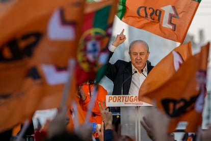 Rui Rio, candidato del conservador PSD, durante su última intervención electoral el viernes en Lisboa en la campaña de las legislativas de 2022.