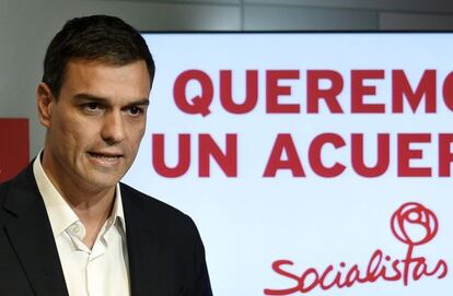 Pedro Sánchez, a la seu del PSC.