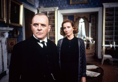 Anthony Hopkins y Emma Thompson, en 'Lo que queda del día' (1993).