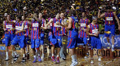 El conjunto azulgrana celebra el triunfo en la cancha