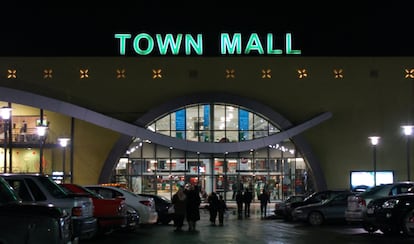 Fachada principal del centro comercial Town Mall en Alepo, el 12 de diciembre de 2009. Era uno de los más concurridos de la ciudad.