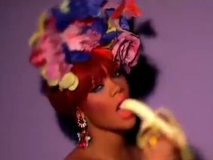 Un fotograma del último vídeo de Rihanna, <i>S&M.</i>