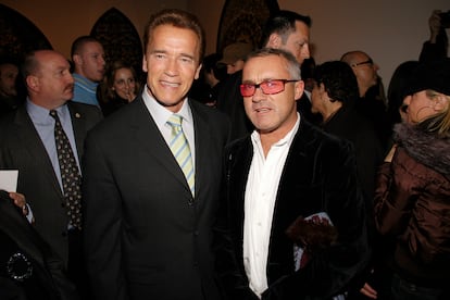 Arnold Schwarzenegger y Damien Hirst en 2007.