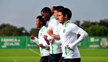 Gelson Martins junto a varios de sus compañeros en el entrenamiento de este lunes.