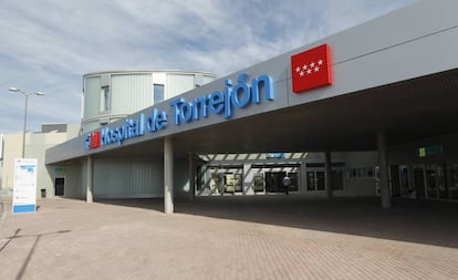 Entrada al hospital de Torrejón.