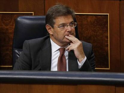 El ministro de Justicia, Rafael Catal&aacute;, durante el debate de la moci&oacute;n del grupo socialista para reprobarle. 