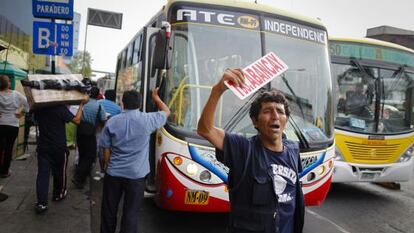 Um ônibus em Lima.