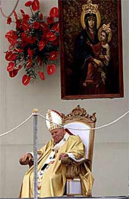 Juan Pablo II, en la misa celebrada en el aeropuerto de Kiev.